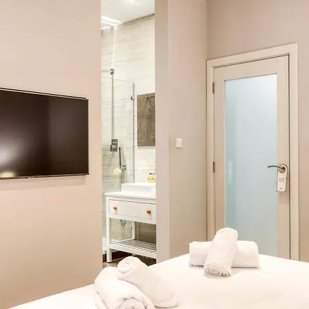 A Lovely, Designer & Central 2br With Wifi By 360 Estates Gzira