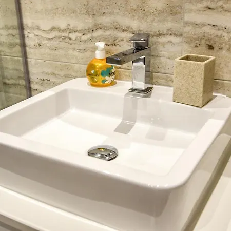 A Lovely, Designer & Central 2br With Wifi By 360 Estates