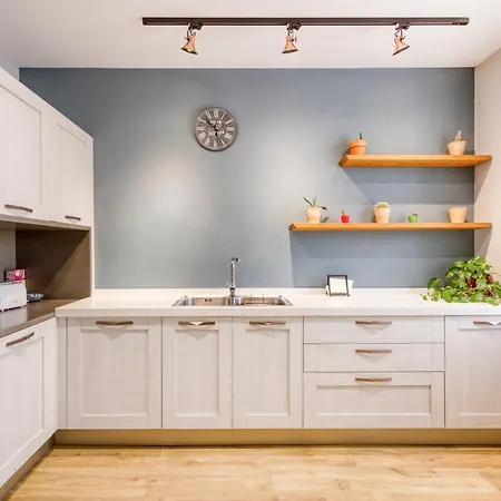 A Lovely, Designer & Central 2br With Wifi By 360 Estates Gzira